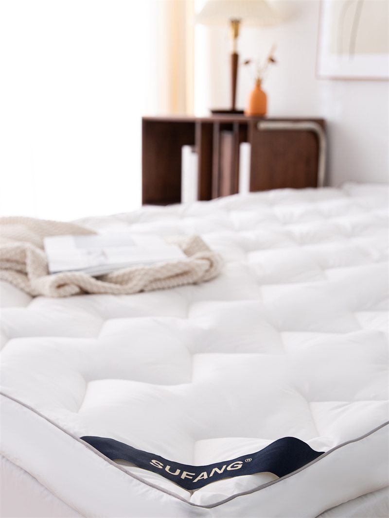 Puncak Kasur Pengisi Microfiber Desain Wave Quilting Puncak Kasur Pengisi Microfiber Desain Wave Quilting