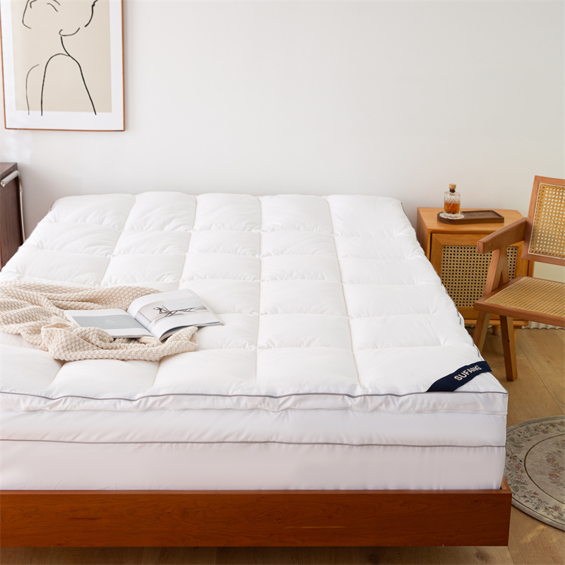 Puncak Kasur Lapisan Ganda Dengan Puncak Kasur Pengisian Microfiber Gabungan Ritsleting Puncak Kasur Lapisan Ganda Dengan Puncak Kasur Pengisian Microfiber Gabungan Ritsleting