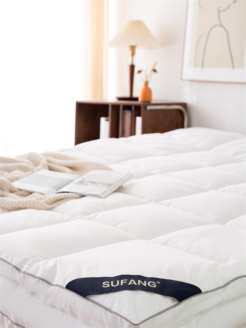 Puncak Kasur Lapisan Ganda Dengan Puncak Kasur Pengisian Microfiber Gabungan Ritsleting Puncak Kasur Lapisan Ganda Dengan Puncak Kasur Pengisian Microfiber Gabungan Ritsleting