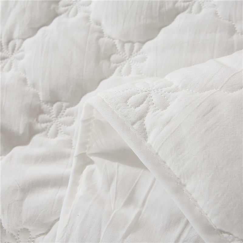 Periksa Quilt King Size Pelindung Kasur Hotel Periksa Quilt King Size Pelindung Kasur Hotel