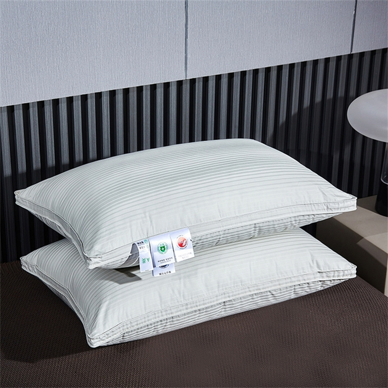 Bantal Isi Tiga Lapis Duck Down Bantal Bergaris Saten